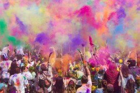 节日庆祝人群
