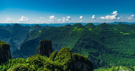 绿色山峰山脉