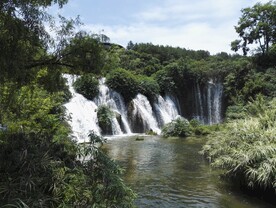 天河潭瀑布