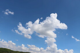 蓝天白云