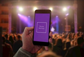 手持手机拍摄模板样机