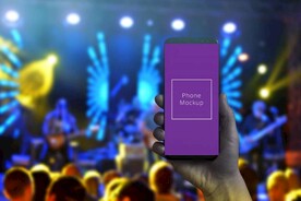 手持手机拍摄样机