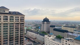 城市傍晚
