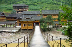 少数民族农村吊桥