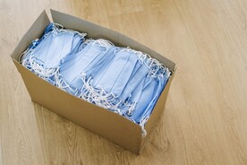 盒子里的口罩