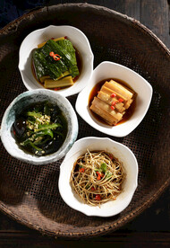 黄瓜卷擂辣椒皮坛子萝卜冰爽