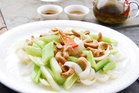 西芹百合炒腰果