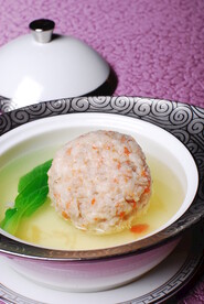 蟹黄鲜鱼狮子头