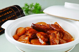 砂锅萝卜焖肉