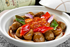 烧肉汁栗子菇煲