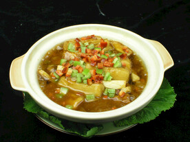 山珍豆腐煲