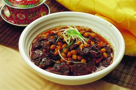 黄豆焖牛腩