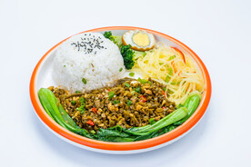 酸豆角肉沫拌饭