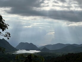 光照山水