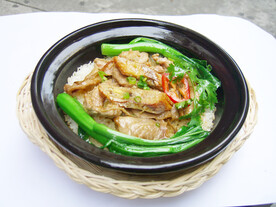 咸鱼肉片煲仔饭