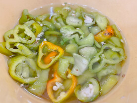 螺蛳粉配菜辣椒圈