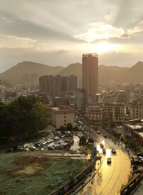 黄昏下的城市