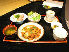 五花肉炒辣白菜