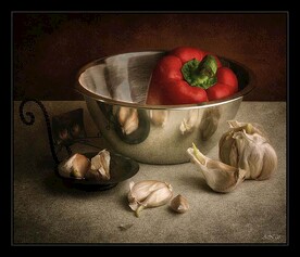 青椒不锈钢盆静物素描水彩参考图