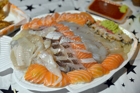 生鱼片拼盘