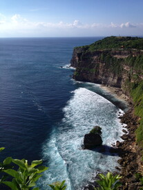 巴厘岛海边悬崖风光
