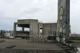 废弃建筑