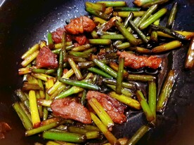 蒜苔炒肉