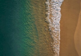 海滩海浪