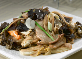 金针云耳炒五花肉