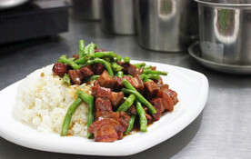 长豆角红烧肉盖饭