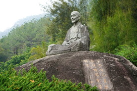 泉州清源山弘一大师雕像