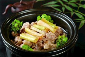 葱白烧带皮羊肉