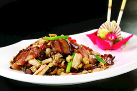 脆黄瓜白椒炒腊肉