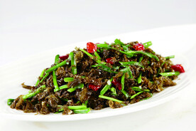地皮菜炒韭菜 