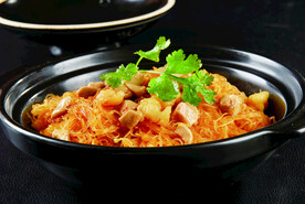 鹅肝粒海鲜粉丝煲