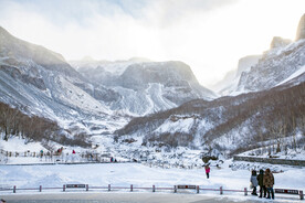 冬季大山中的雪景
