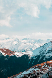冬季大山中的雪景