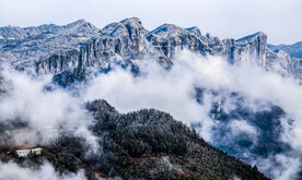 被覆盖的高山