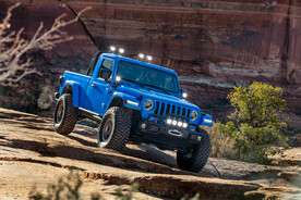 2019款JeepJ6角斗士越