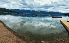 那山那船那湖