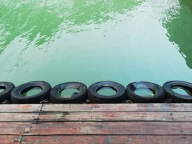 水边