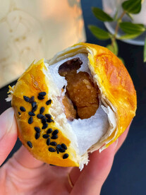 美味的蛋黄酥