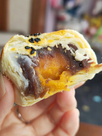 美味的蛋黄酥