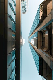 仰视天空建筑         