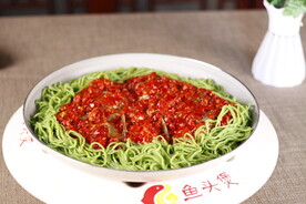 鱼头焖面