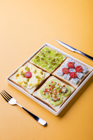 面包片水果三明治