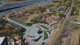 航拍郑州城市公园春天