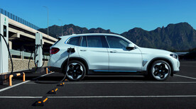 BMW iX3公共充电大图