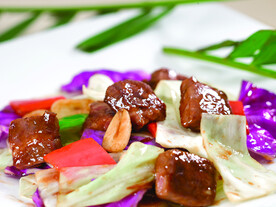 包心菜炒肋眼粒