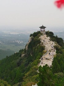 山顶亭子